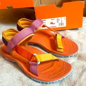 Merrell Kahuna Web apricot orange sandal, W US size 9
